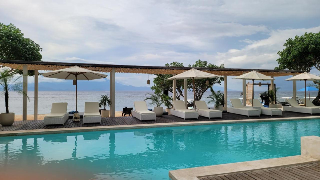 Amp Beach House Toyapakeh Εξωτερικό φωτογραφία