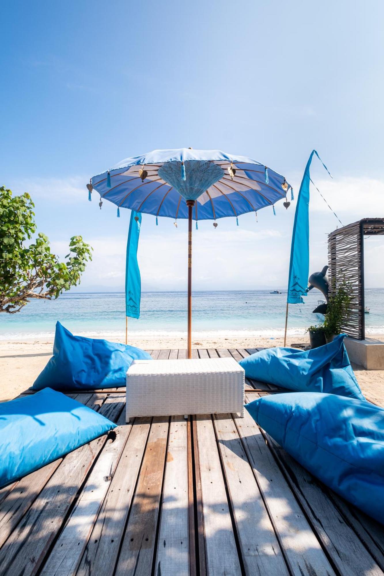 Amp Beach House Toyapakeh Εξωτερικό φωτογραφία