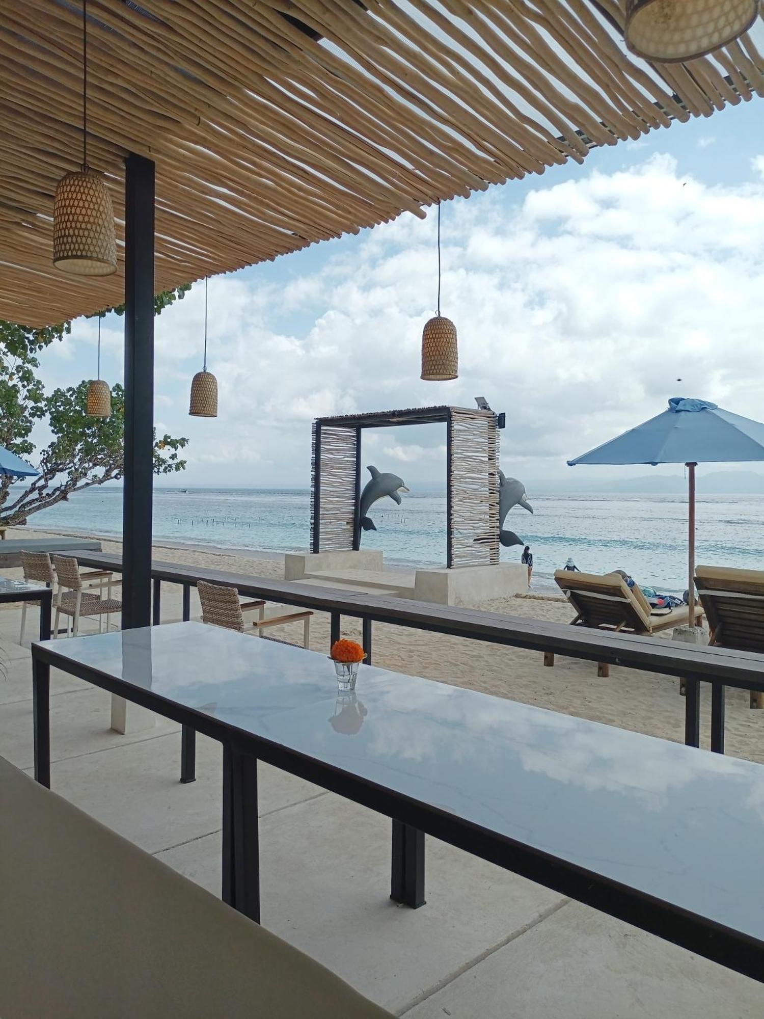 Amp Beach House Toyapakeh Εξωτερικό φωτογραφία