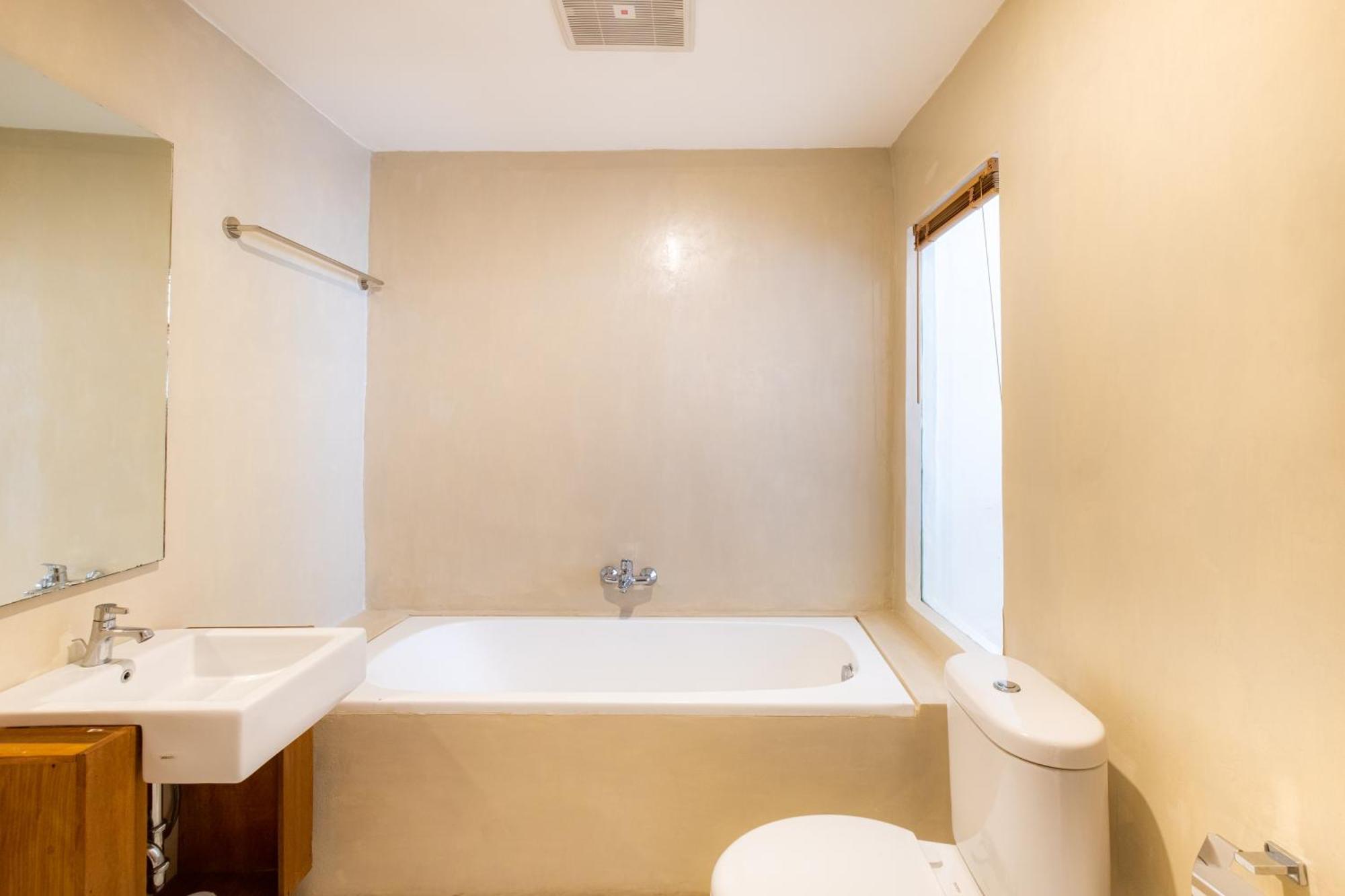 Amp Beach House Toyapakeh Δωμάτιο φωτογραφία